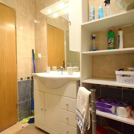 Apartamento Cindric 1 By Interhome